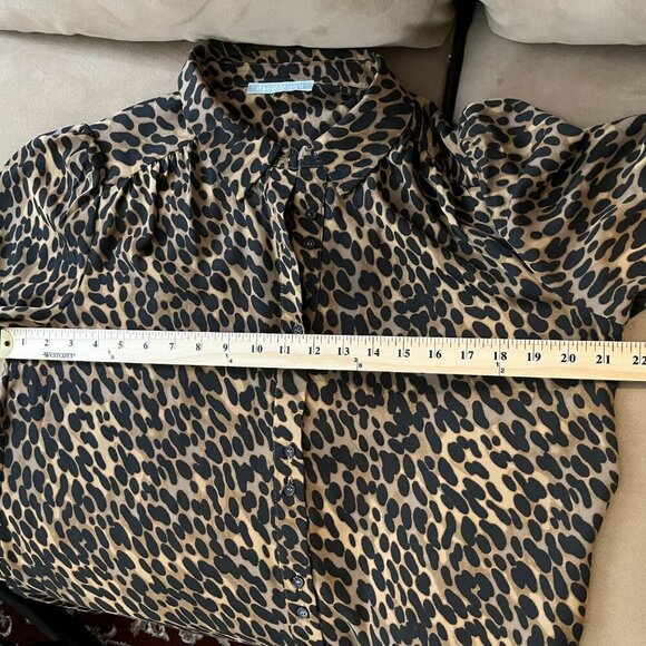 Daniel Rainn Leopard Print Blouse Size L Long Sleeve - Picture 8 of 9